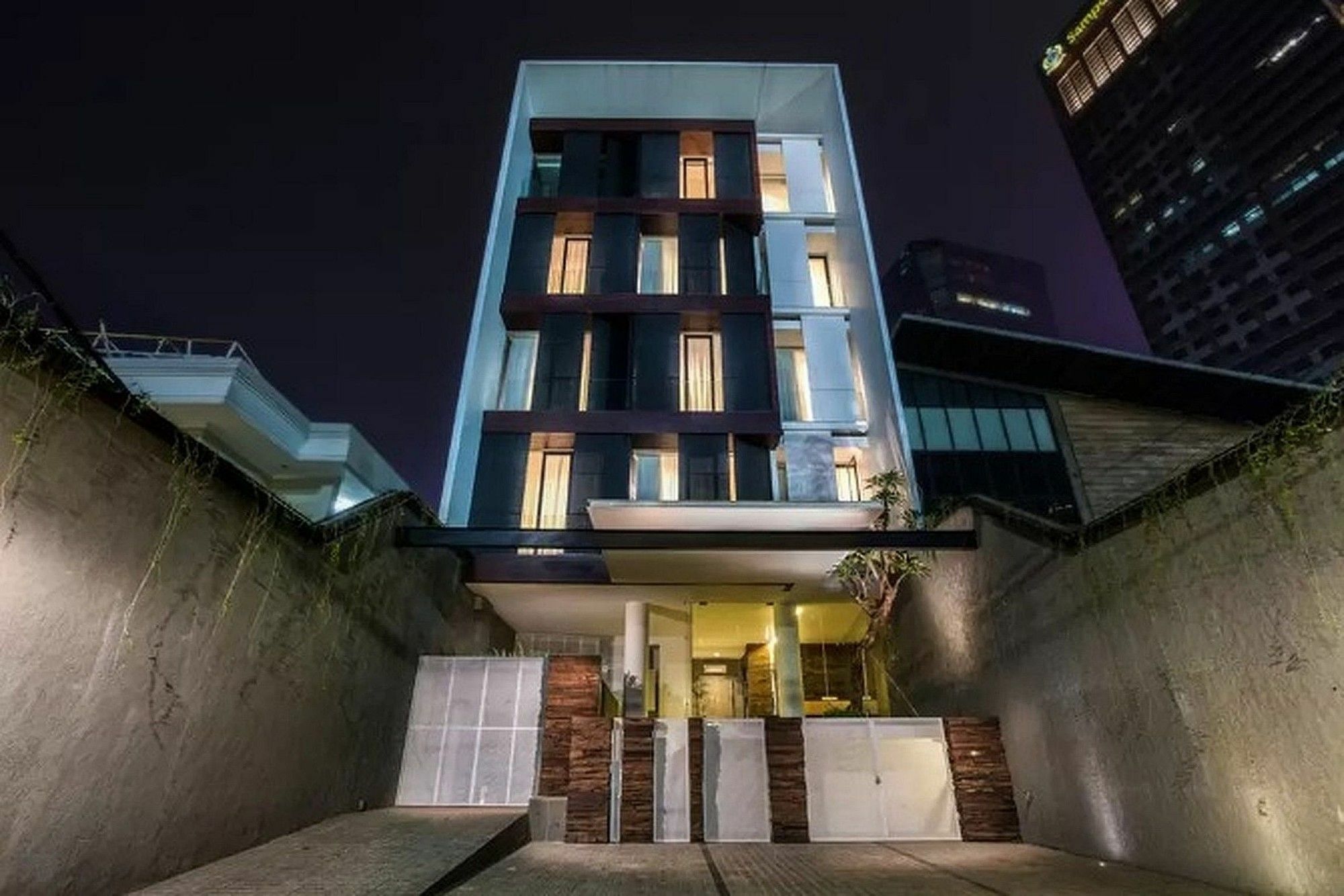 Hotel Zen Premium Sampoerna Strategic Square Yakarta Exterior foto