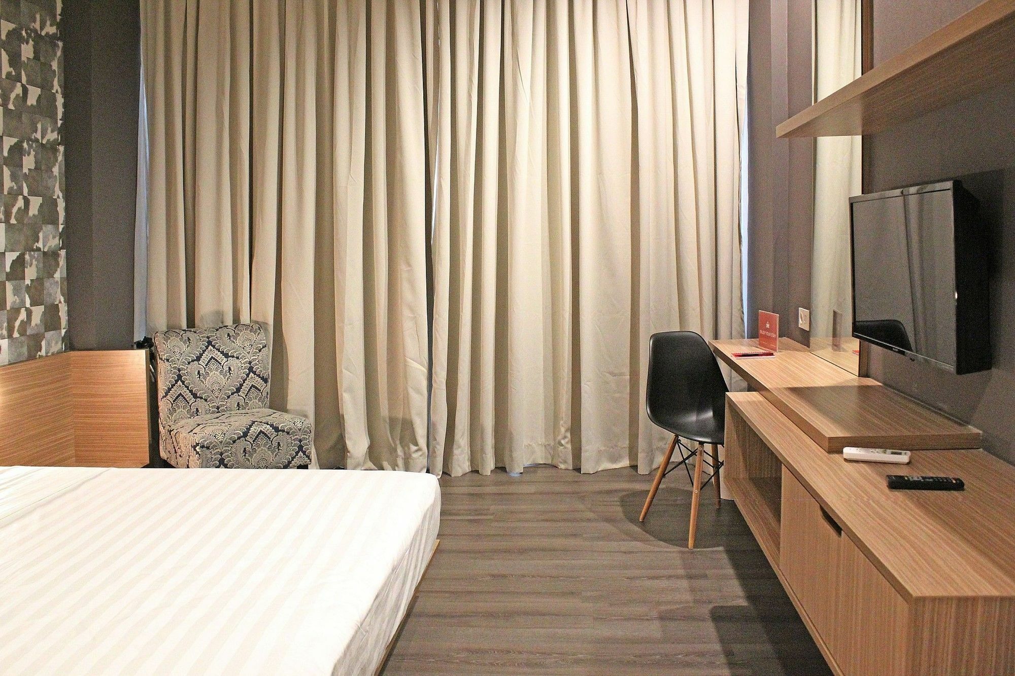 Hotel Zen Premium Sampoerna Strategic Square Yakarta Exterior foto