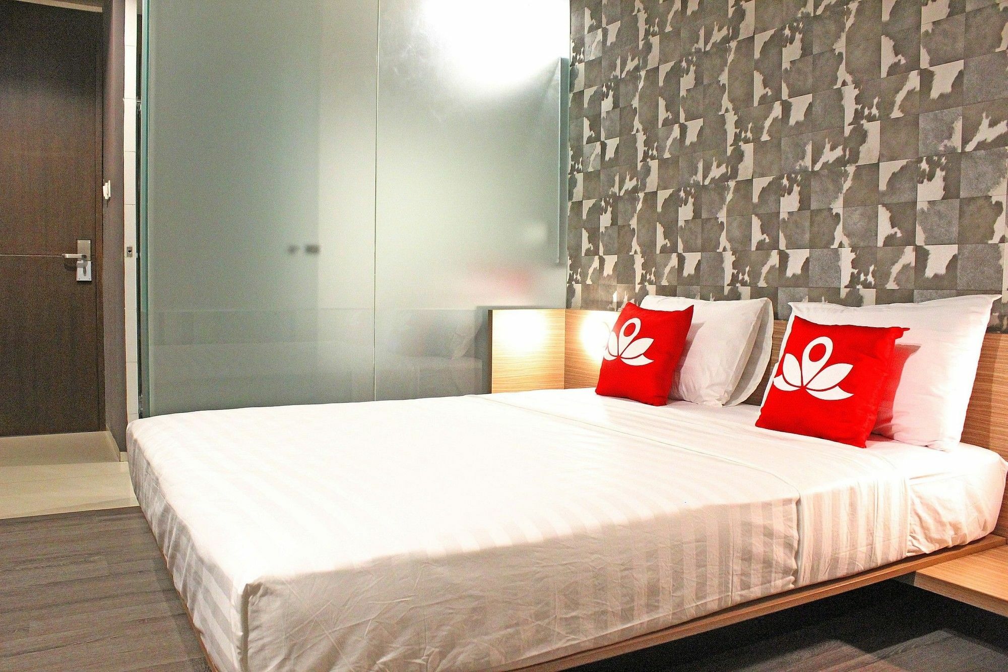 Hotel Zen Premium Sampoerna Strategic Square Yakarta Exterior foto